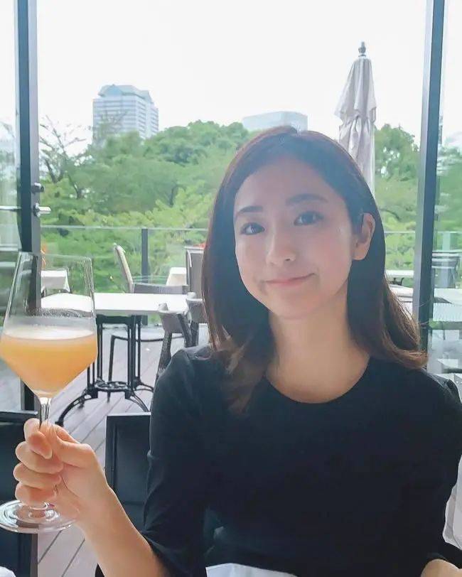 各个肤白貌美大长腿太性感美艳九游会网站十大日本美女主播！(图3)